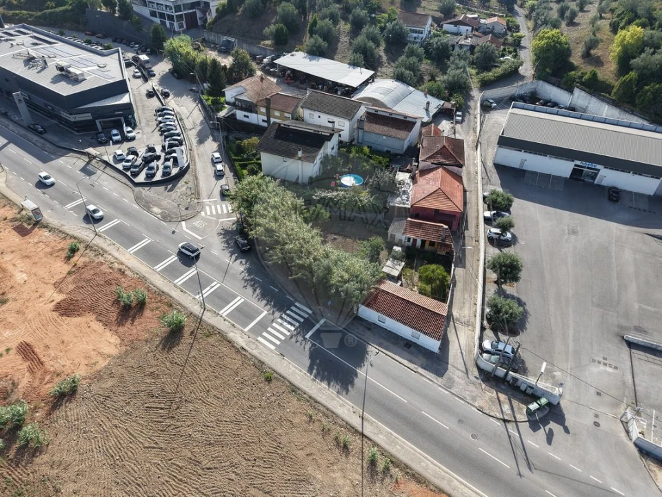 Moradia T4 para Venda em Eiras e São Paulo de Frades Foto 3