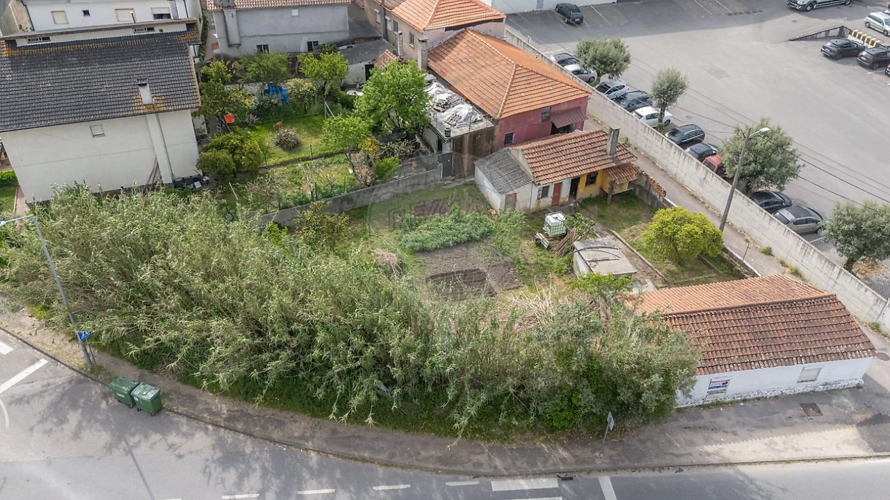 Moradia T4 para Venda em Eiras e São Paulo de Frades Foto 5