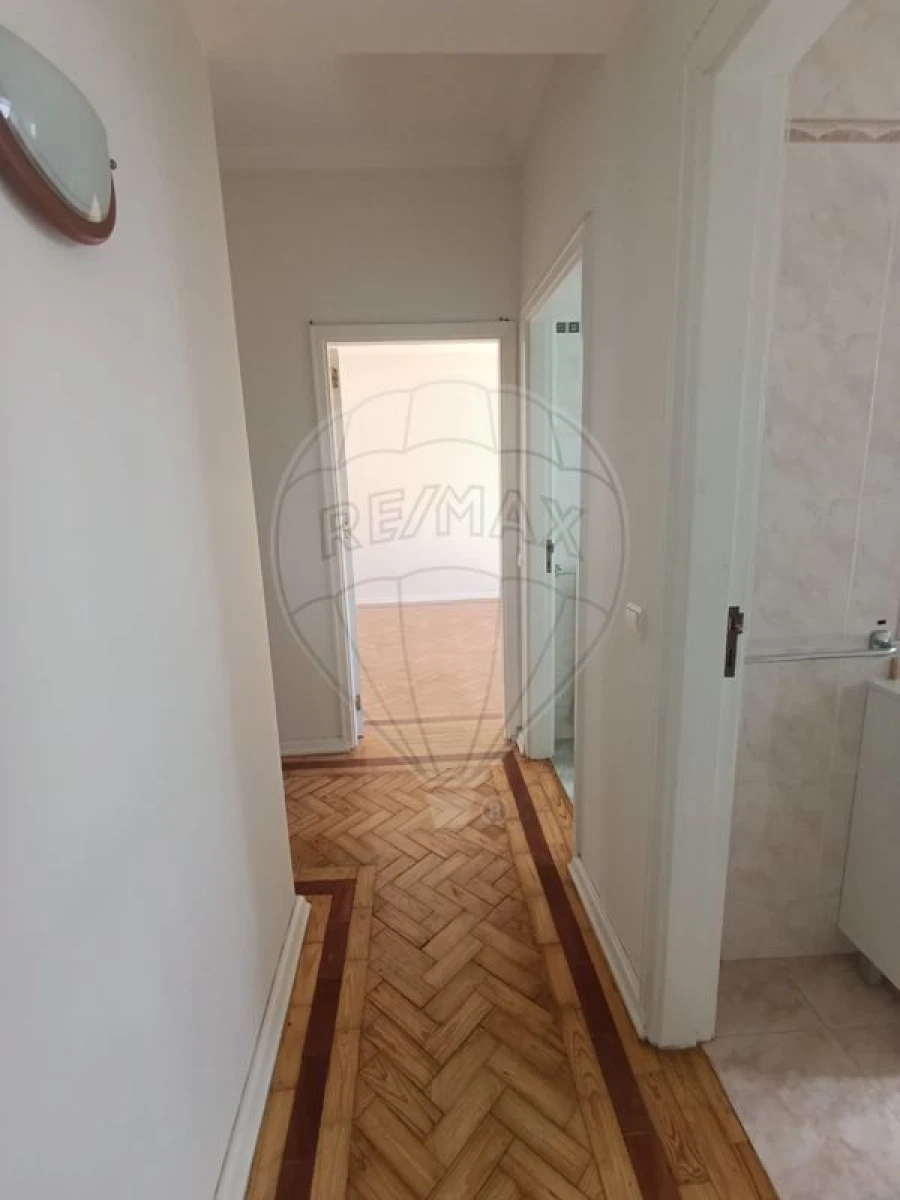 Apartamento T4 para Arrendamento em Sé Nova, Santa Cruz, Almedina e São Bartolomeu Foto 19