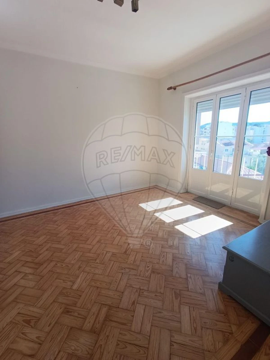 Apartamento T4 para Arrendamento em Sé Nova, Santa Cruz, Almedina e São Bartolomeu Foto 27