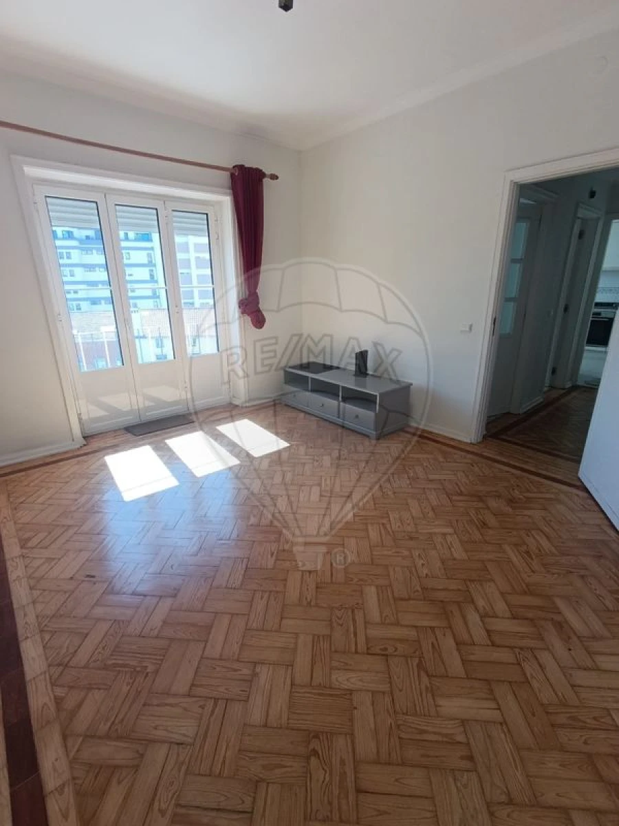 Apartamento T4 para Arrendamento em Sé Nova, Santa Cruz, Almedina e São Bartolomeu Foto 22