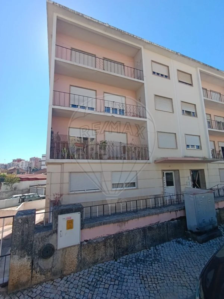 Apartamento T4 para Arrendamento em Sé Nova, Santa Cruz, Almedina e São Bartolomeu