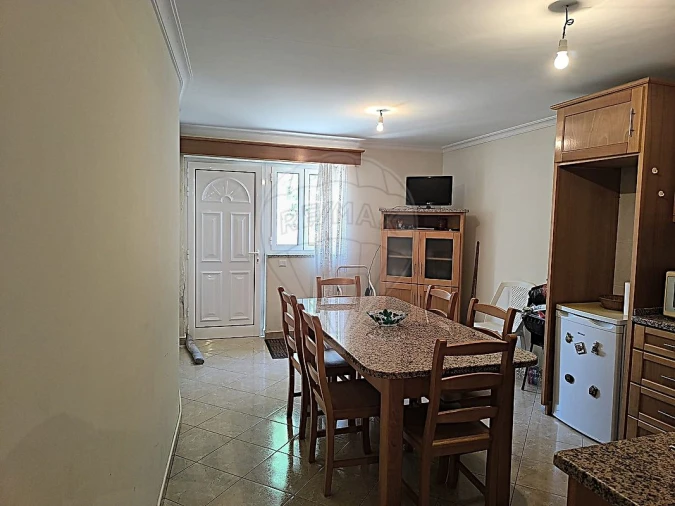 Moradia T3 para Venda em Cabanas de Viriato Foto 4