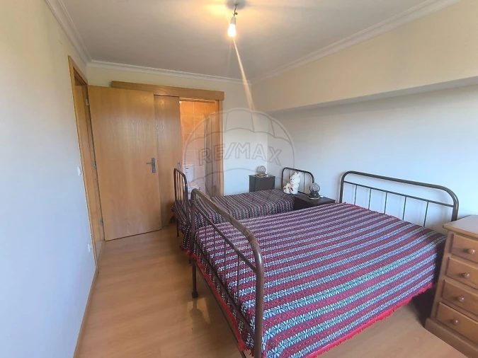 Moradia T3 para Venda em Cabanas de Viriato Foto 11