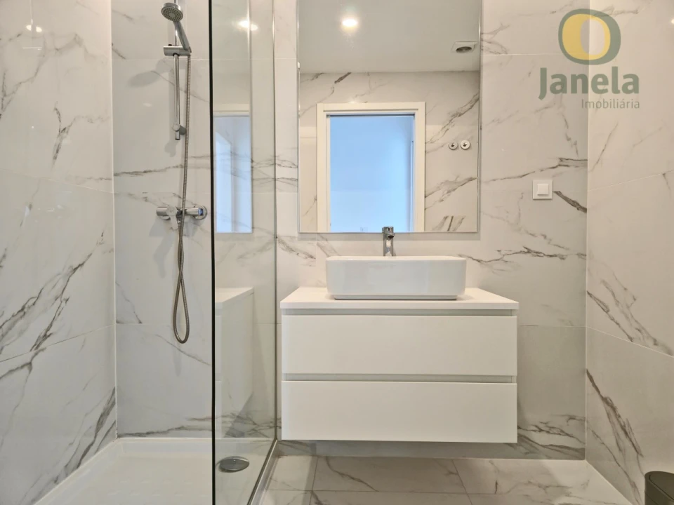Apartamento T2 para Venda em Faro (Sé e São Pedro) Foto 29