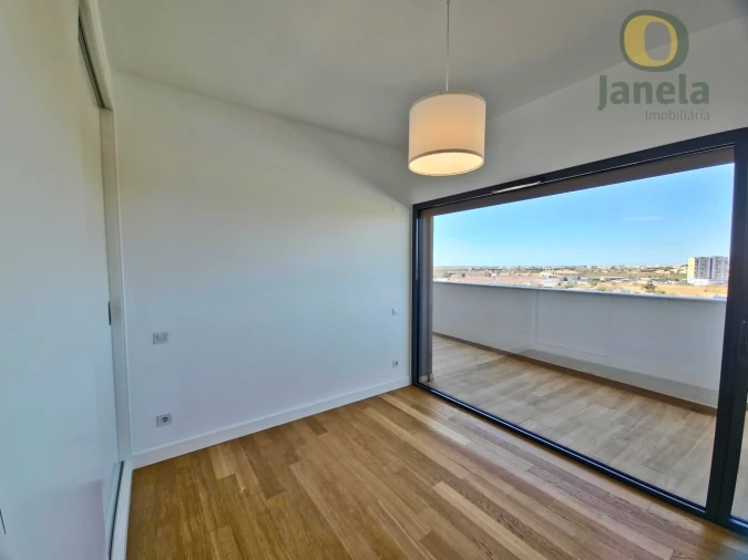 Apartamento T2 para Venda em Faro (Sé e São Pedro) Foto 32
