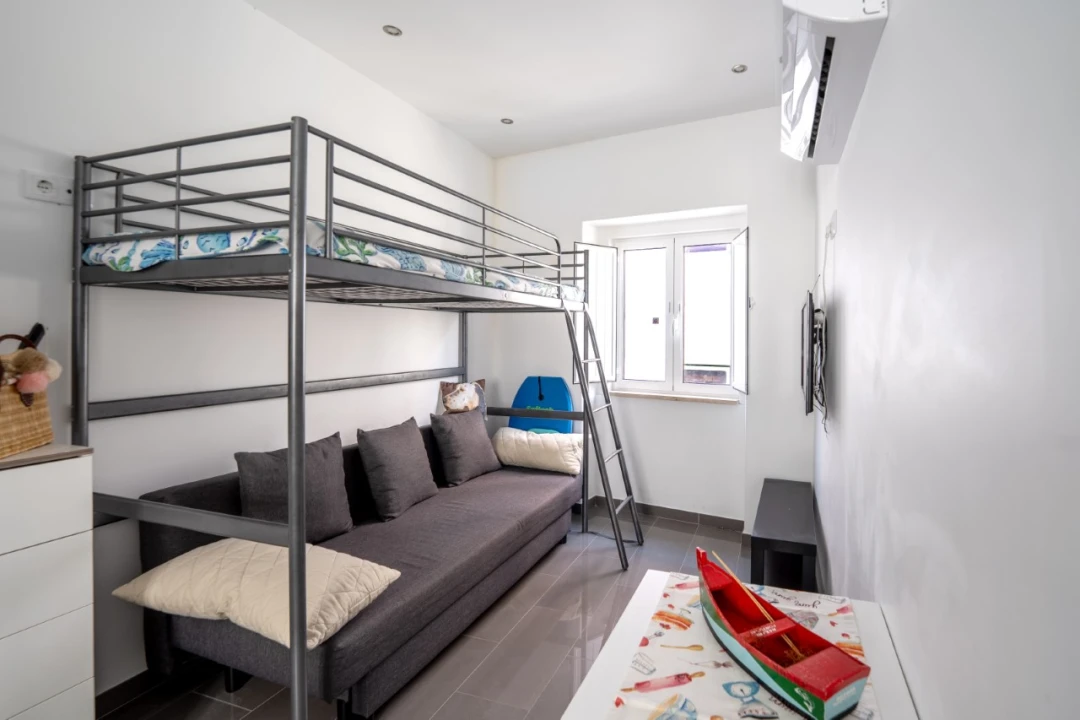 Apartamento T1 para Venda em Nazare Foto 5