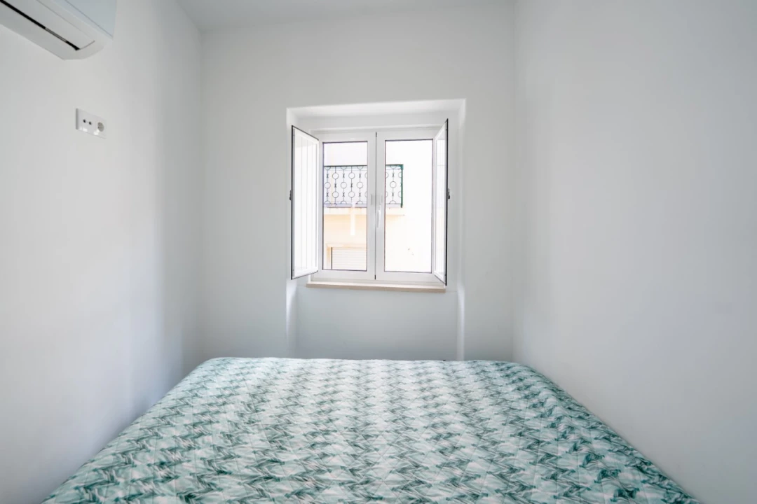 Apartamento T1 para Venda em Nazare Foto 9