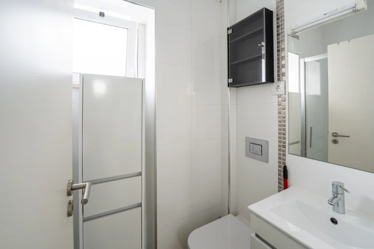Apartamento T1 para Venda em Nazare Foto 10