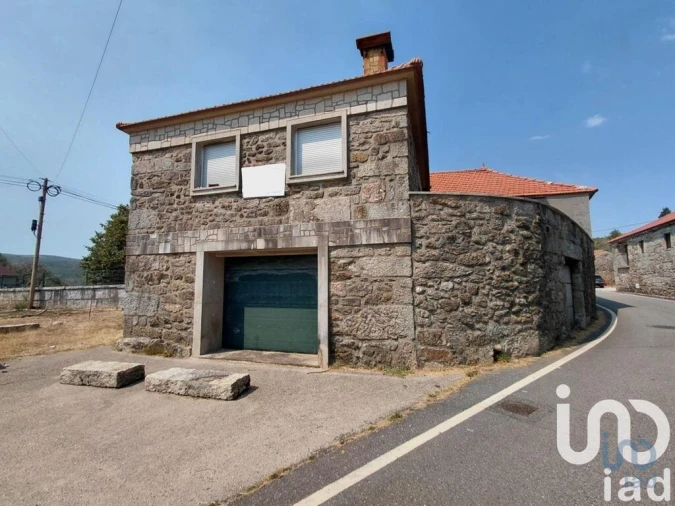 Moradia T3 para Venda em Castro Laboreiro e Lamas de Mouro Foto 1