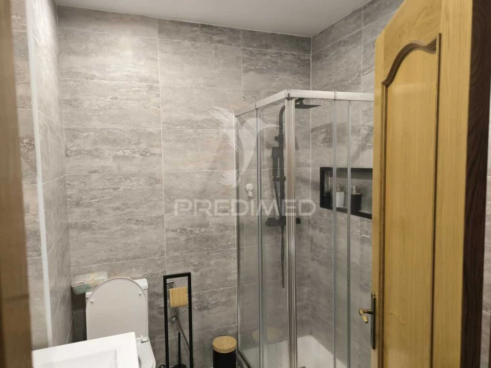 Apartamento T3 para Venda em Sacavém e Prior Velho Foto 7