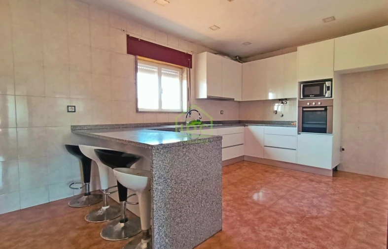 Moradia T4 para Venda em Estela Foto 2