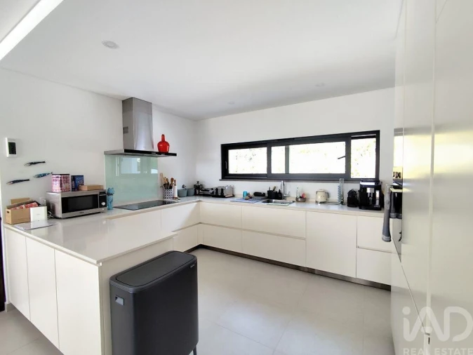 Moradia T4 para Venda em Cela Foto 7