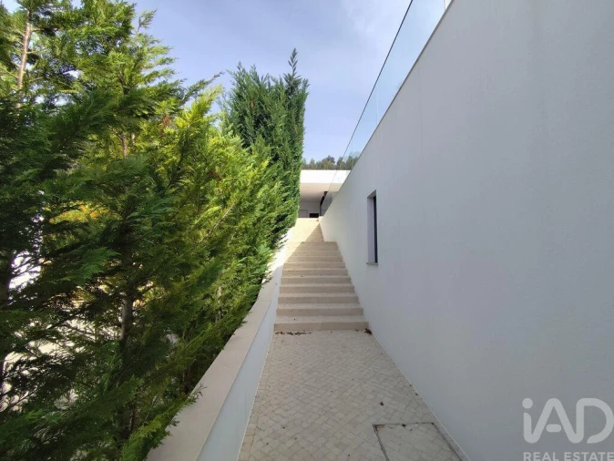 Moradia T4 para Venda em Cela Foto 30