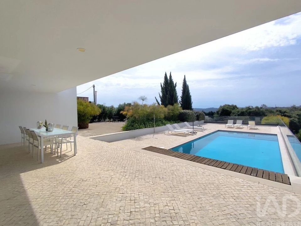 Moradia T4 para Venda em Cela Foto 23