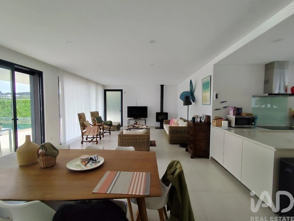 Moradia T4 para Venda em Cela Foto 9