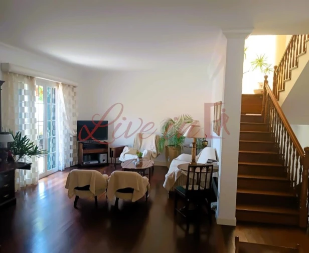 Moradia T3 para Venda em São Martinho Foto 6