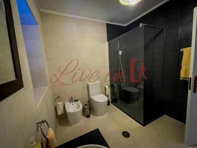 Moradia T4 para Venda em Santa Cruz Foto 11