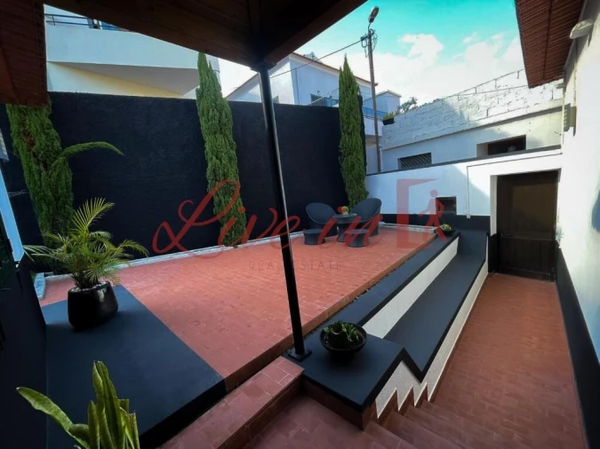 Moradia T4 para Venda em Santa Cruz