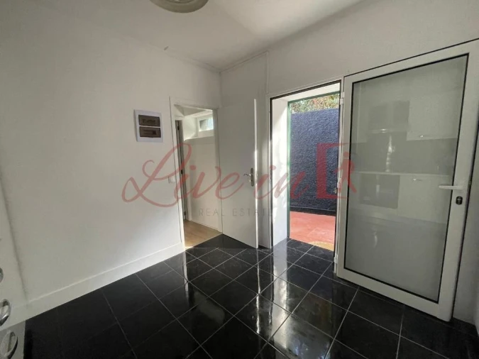 Moradia T4 para Venda em Santa Cruz Foto 10