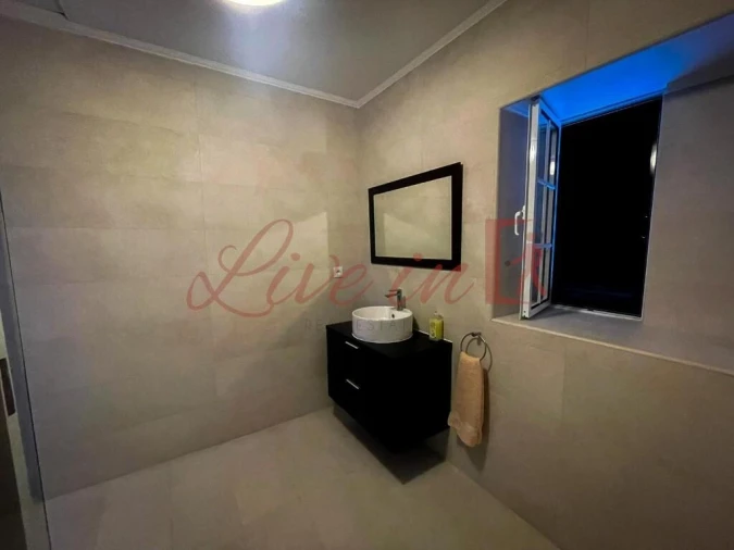 Moradia T4 para Venda em Santa Cruz Foto 13