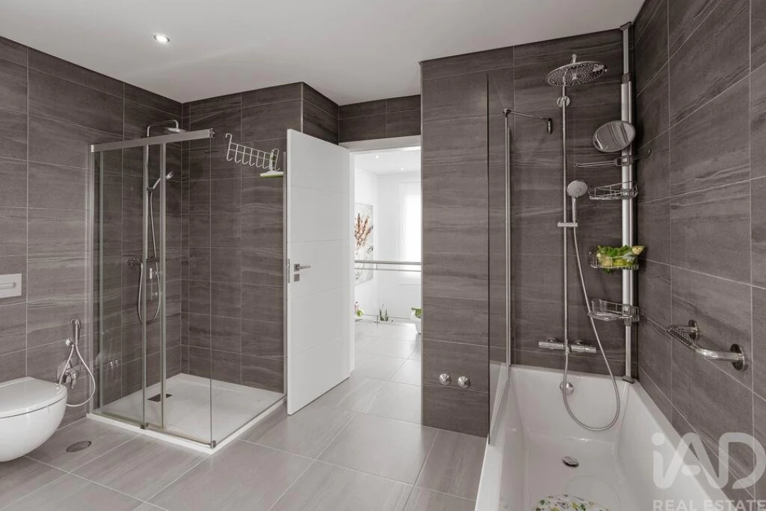 Moradia T5 para Venda em Vermelha Foto 21