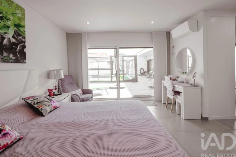 Moradia T5 para Venda em Vermelha Foto 14