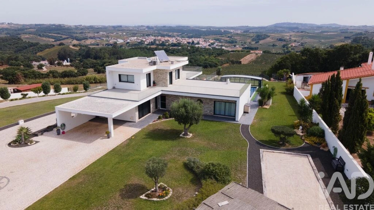 Moradia T5 para Venda em Vermelha Foto 5