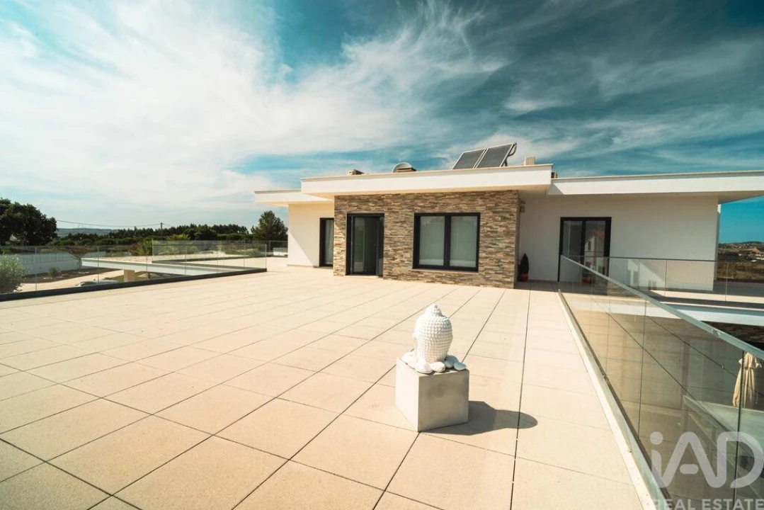 Moradia T5 para Venda em Vermelha Foto 2