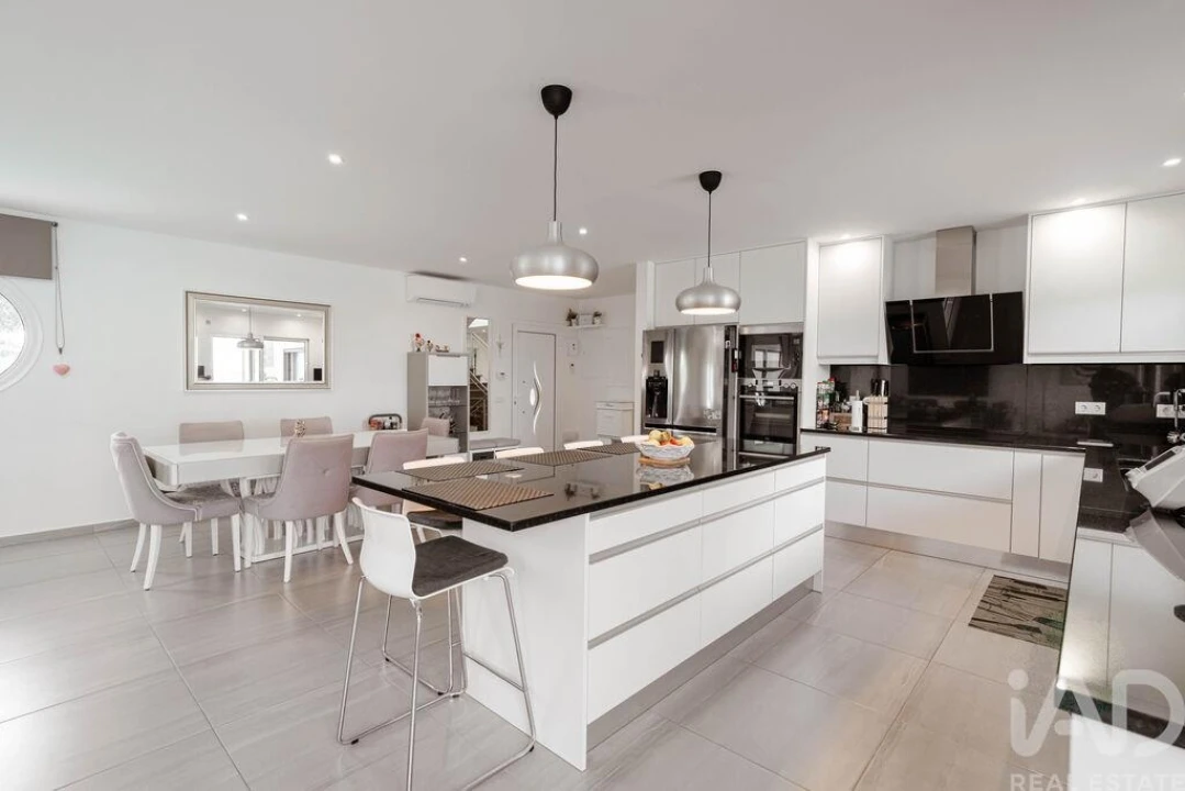 Moradia T5 para Venda em Vermelha Foto 10