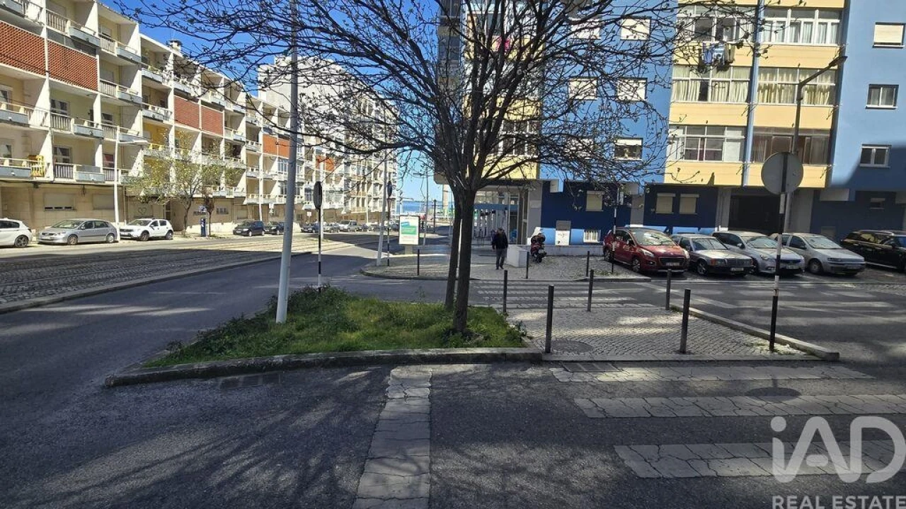 Apartamento T3 para Venda em Almada, Cova da Piedade, Pragal e Cacilhas Foto 23