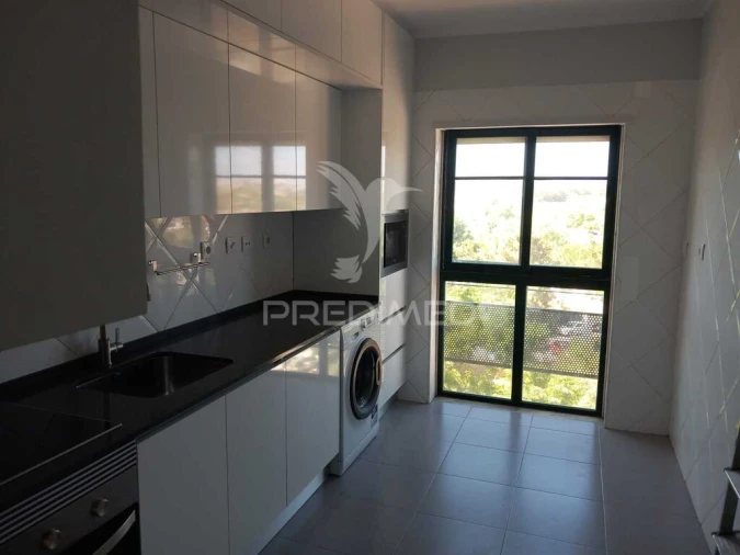 Apartamento T2 para Venda em Caparica e Trafaria Foto 3