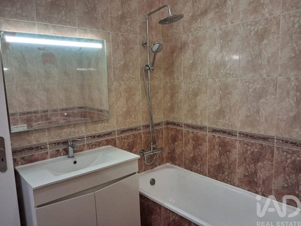 Apartamento T2 para Venda em Seixal, Arrentela e Aldeia de Paio Pires Foto 16