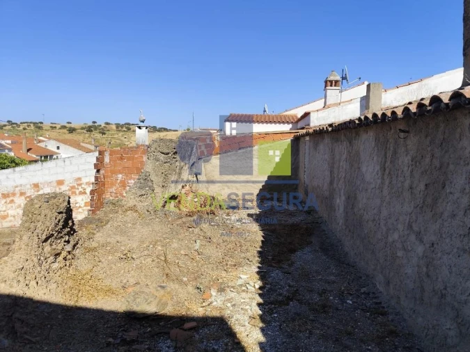 Moradia T4 para Venda em Safara e Santo Aleixo da Restauração Foto 10