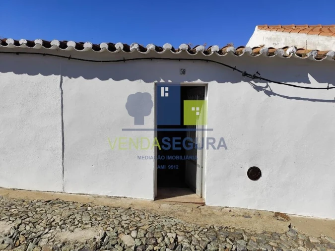 Moradia T4 para Venda em Safara e Santo Aleixo da Restauração Foto 2