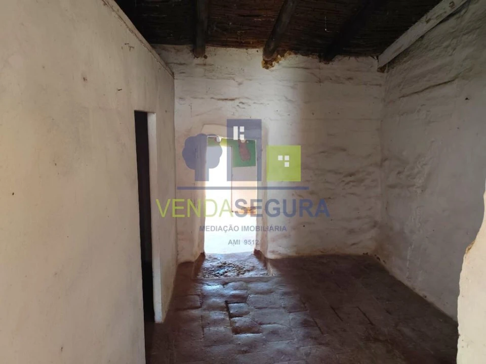 Moradia T4 para Venda em Safara e Santo Aleixo da Restauração Foto 5