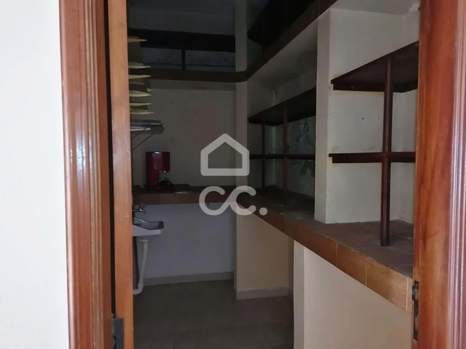 Moradia T5 para Venda em Vermelha Foto 8