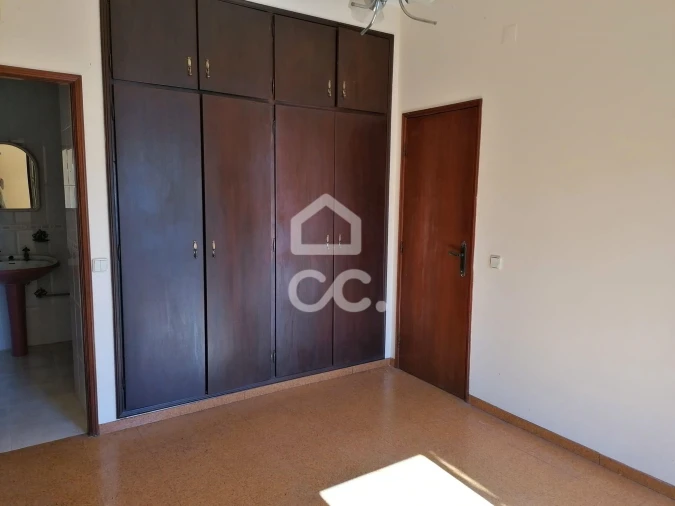 Moradia T5 para Venda em Vermelha Foto 10