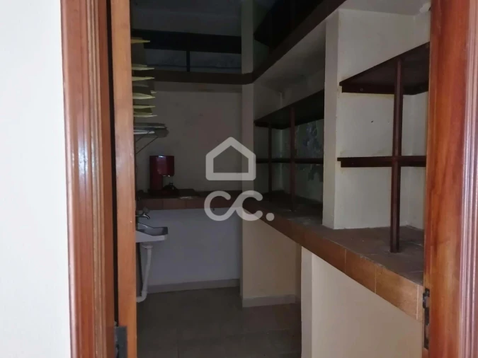 Moradia T5 para Venda em Vermelha Foto 8