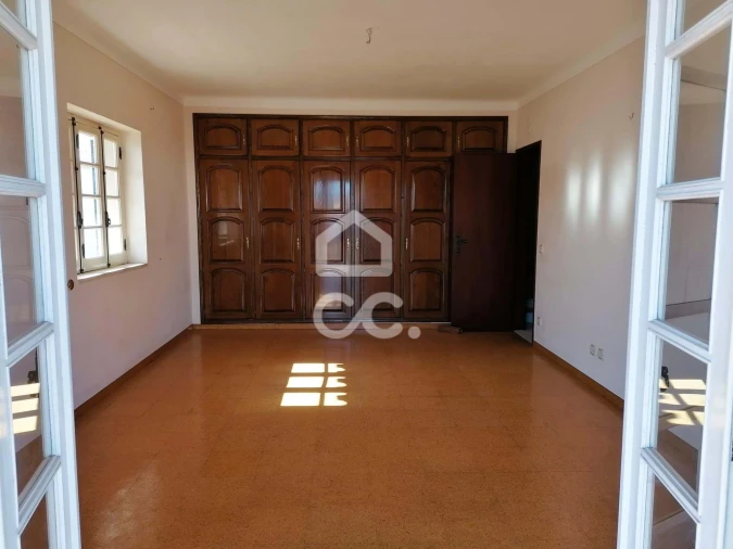 Moradia T5 para Venda em Vermelha Foto 23