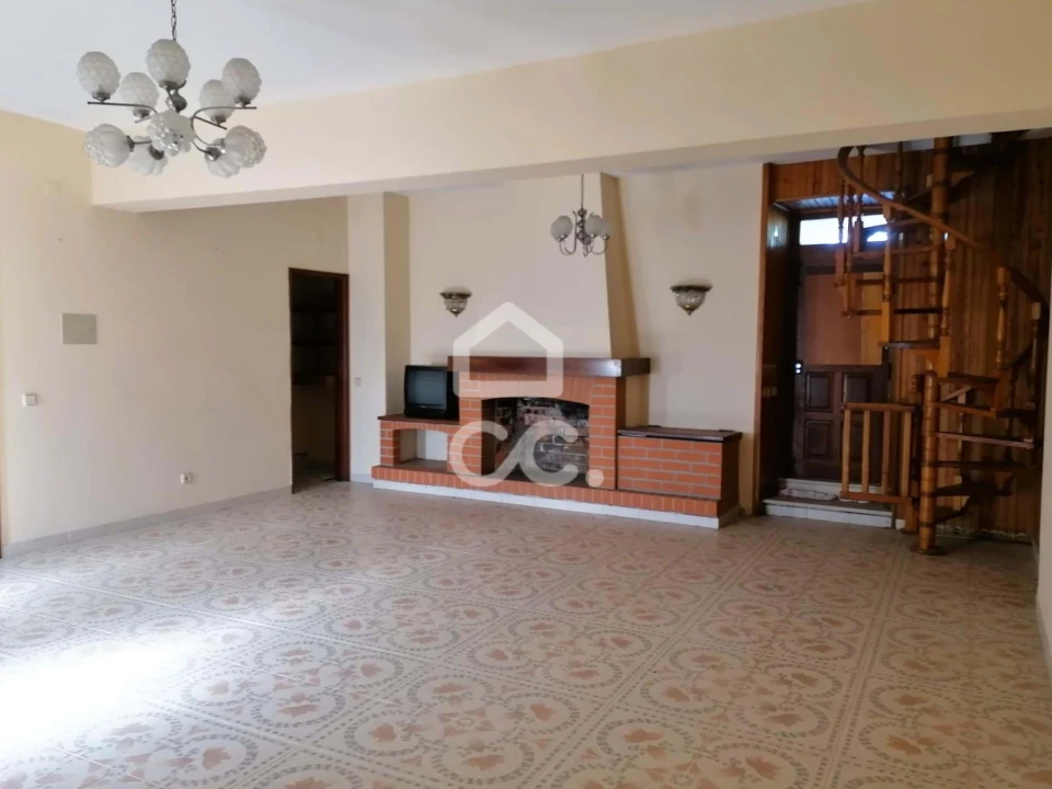 Moradia T5 para Venda em Vermelha Foto 5