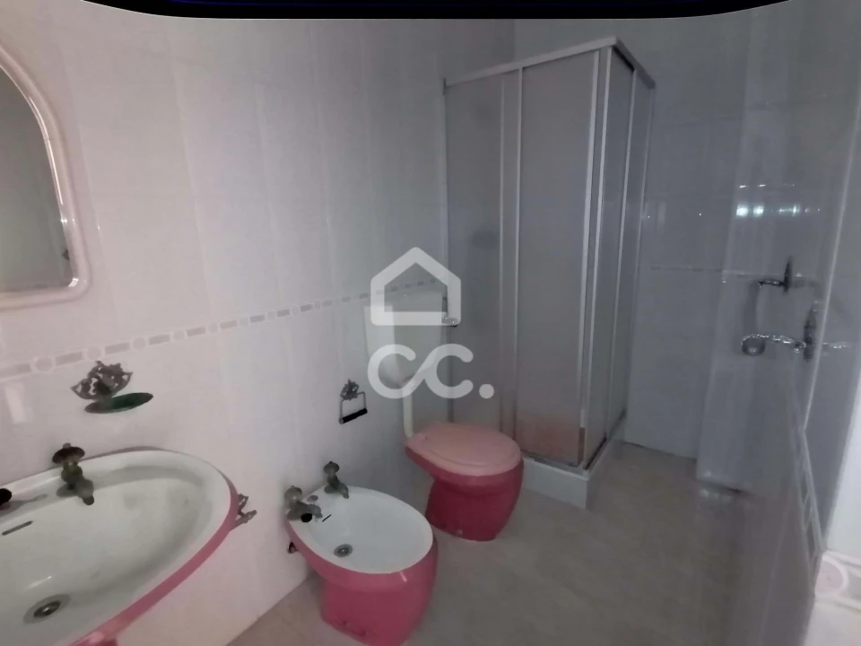 Moradia T5 para Venda em Vermelha Foto 12