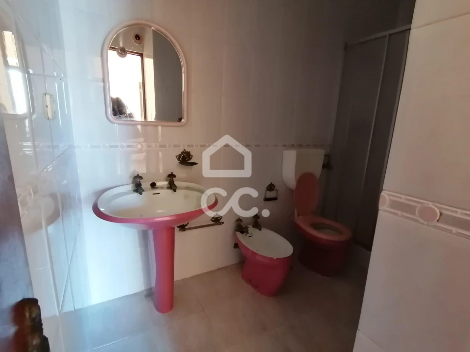 Moradia T5 para Venda em Vermelha Foto 11