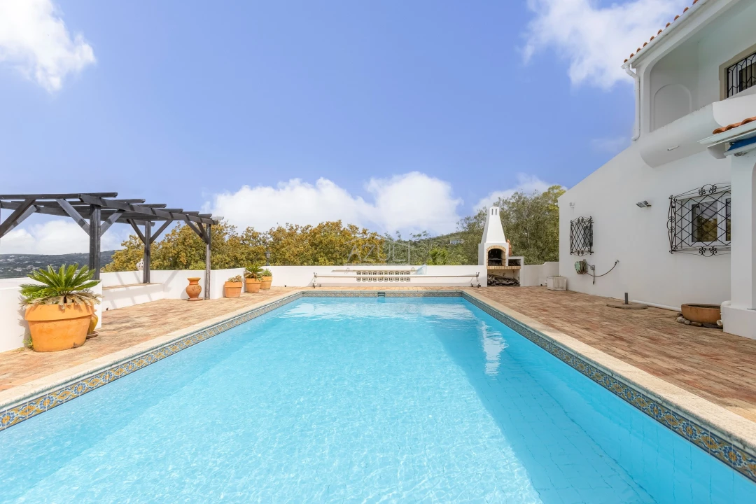 Moradia T4 para Venda em Santa Barbara de Nexe Foto 25