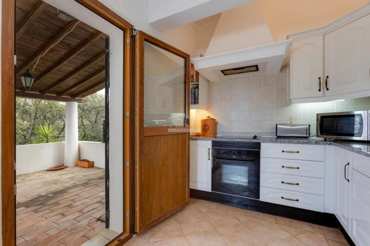 Moradia T4 para Venda em Santa Barbara de Nexe Foto 11