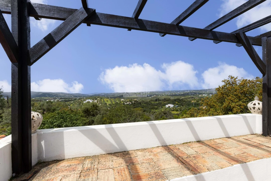 Moradia T4 para Venda em Santa Barbara de Nexe Foto 21