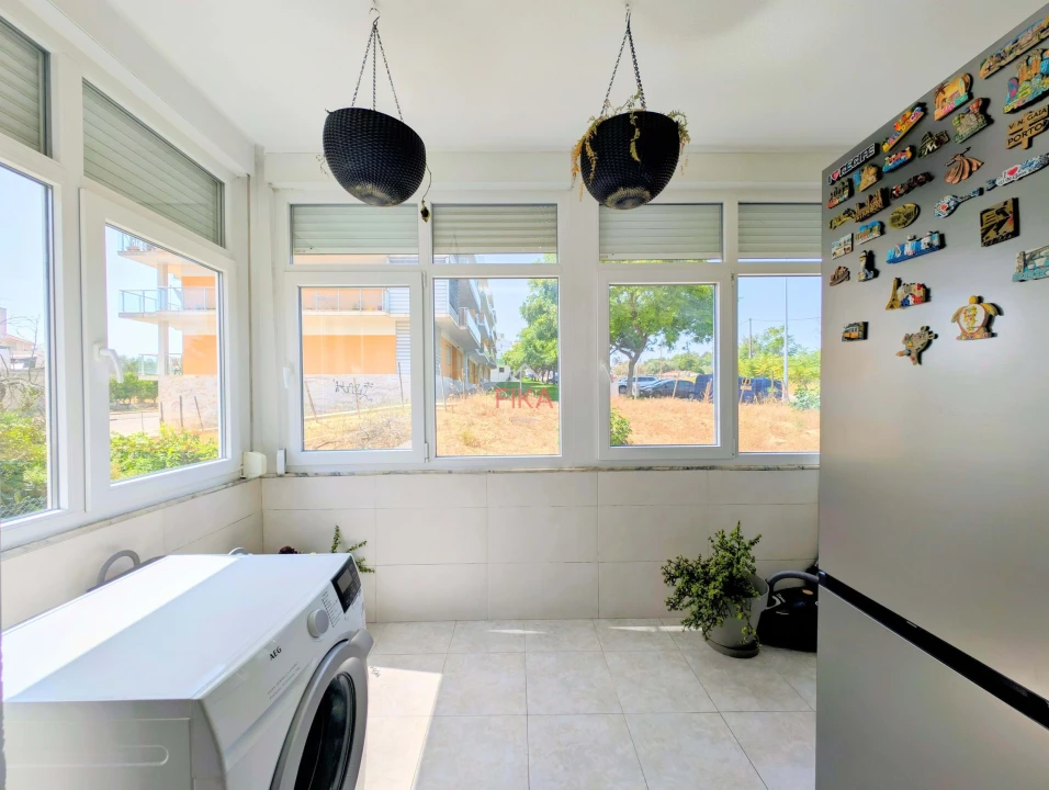Apartamento T2 para Venda em Seixal Foto 9