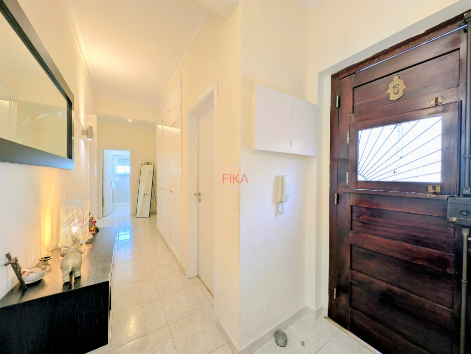 Apartamento T2 para Venda em Seixal Foto 12