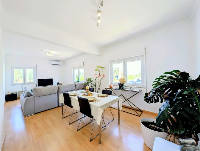 Apartamento T2 para Venda em Seixal Foto 1