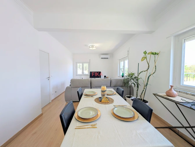 Apartamento T2 para Venda em Seixal Foto 3